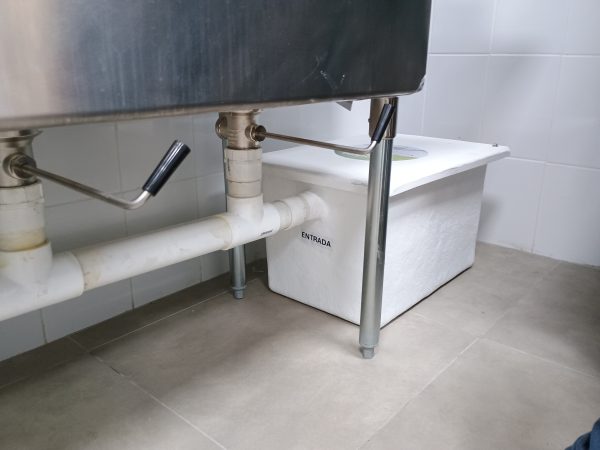 Trampa de grasas de 45 L - Imagen 2